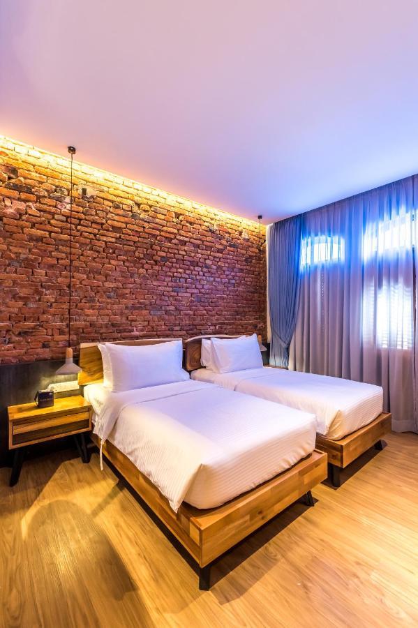 Hotel Tien Terrace Macalister George Town Esterno foto
