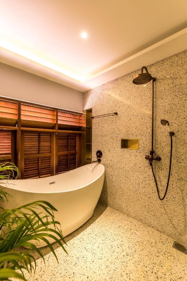Hotel Tien Terrace Macalister George Town Esterno foto